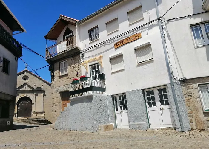 Casa Largo Da Praca Дом отдыха Alcongosta