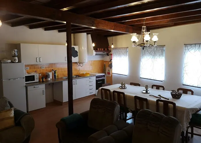 Casa Largo Da Praca Alcongosta