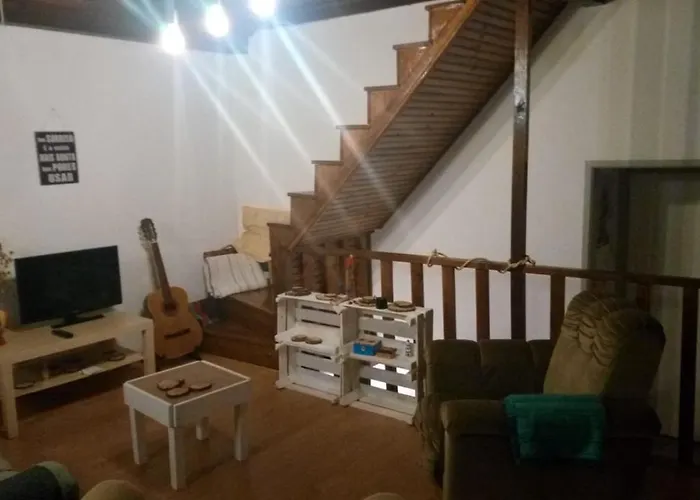 Casa Largo Da Praca Alcongosta