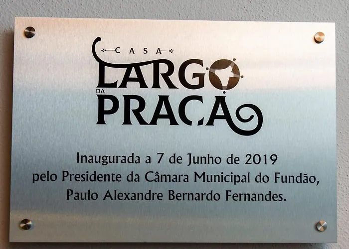 Casa Largo Da Praca
